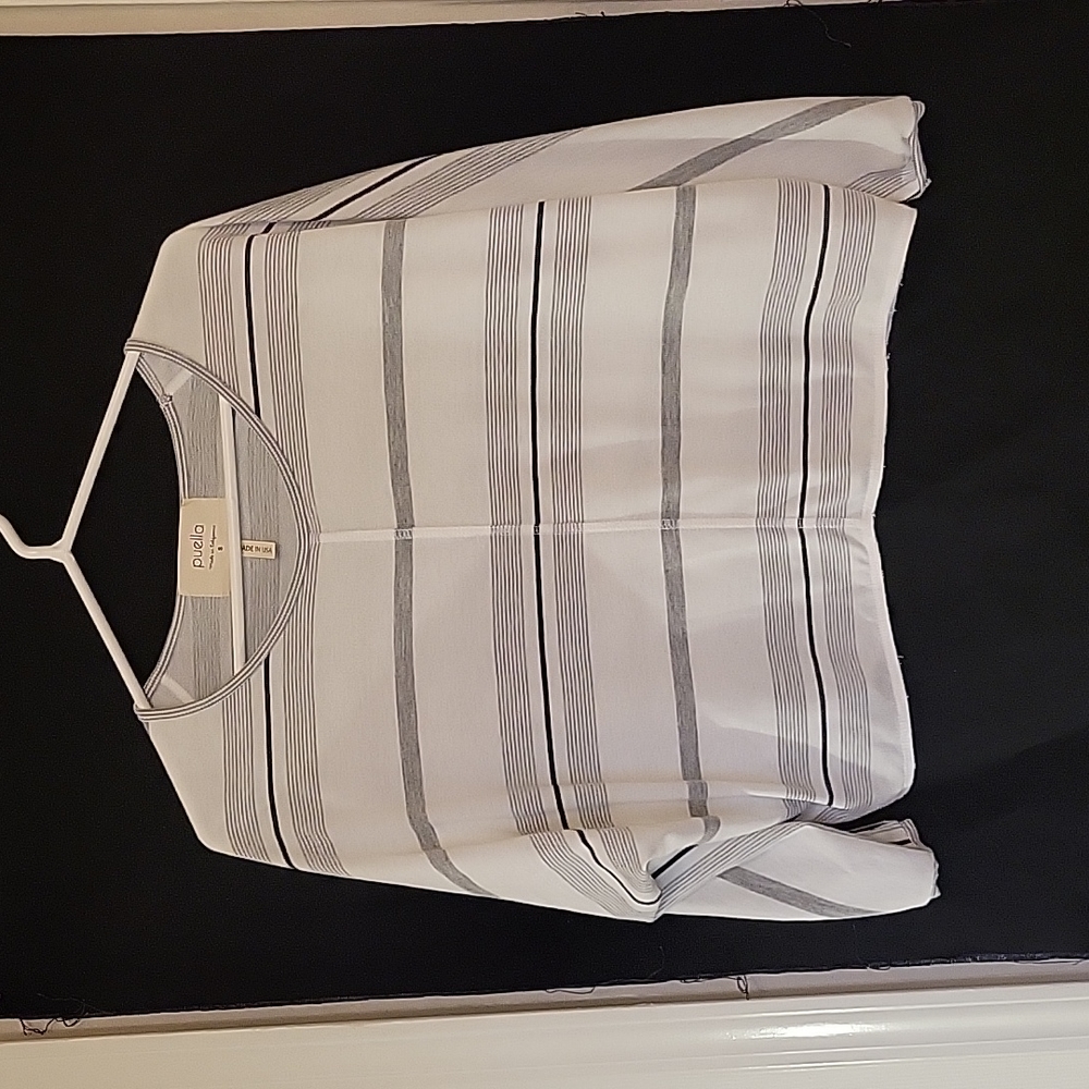 Anthropologie paella Black & White Cropped Top